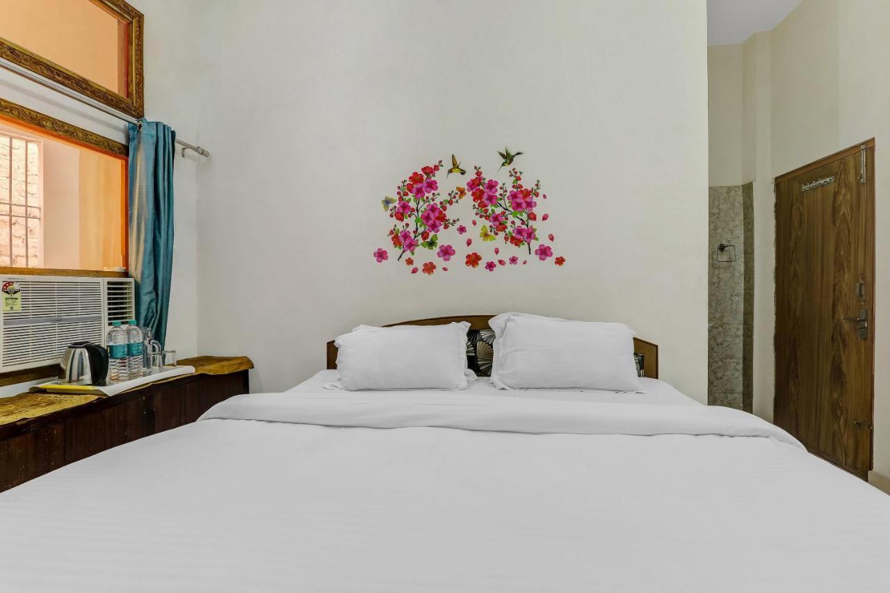 Hotel K V Palace Varanasi Exterior photo